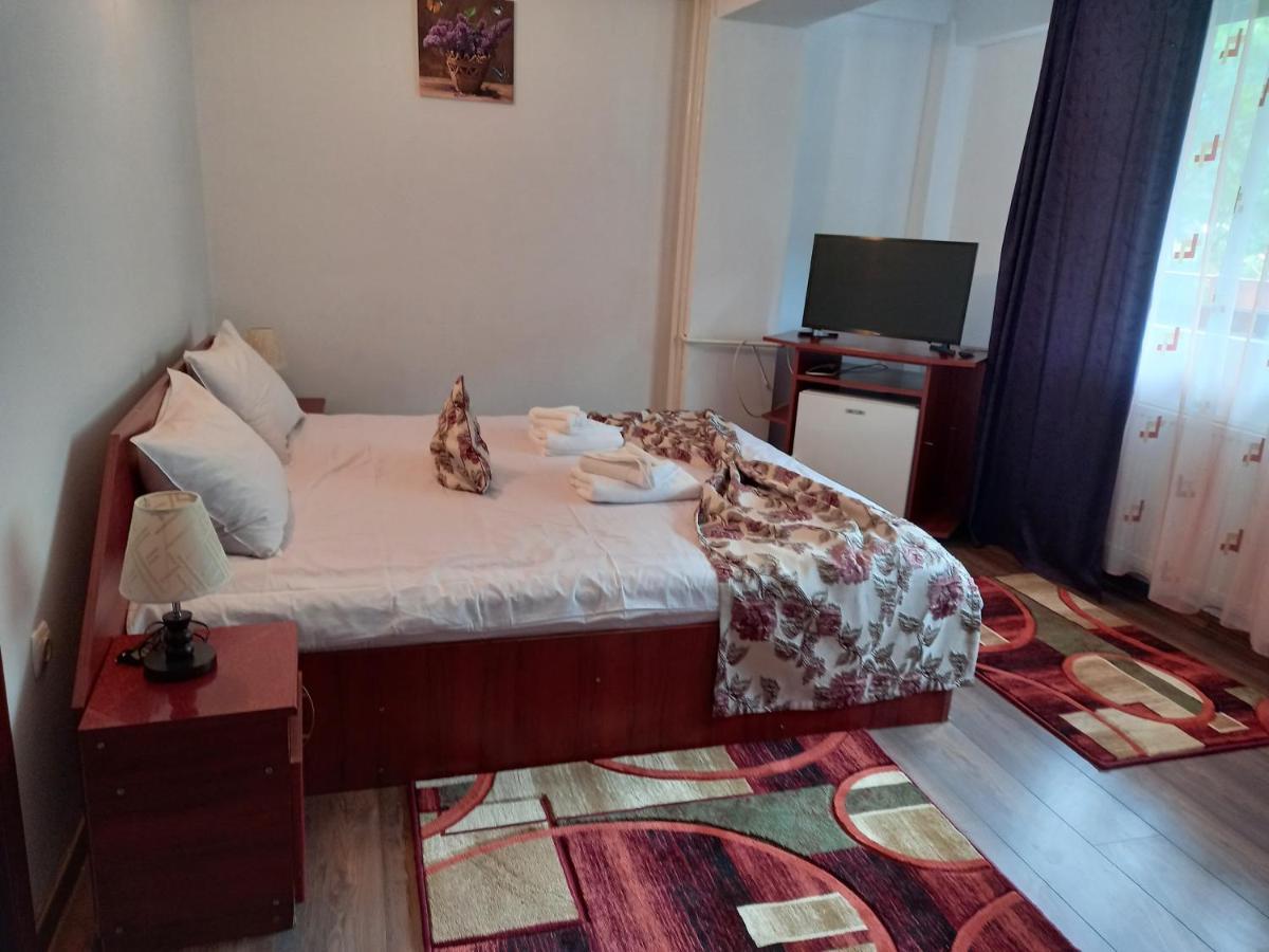 Hotel Elite Băile Herculane Esterno foto