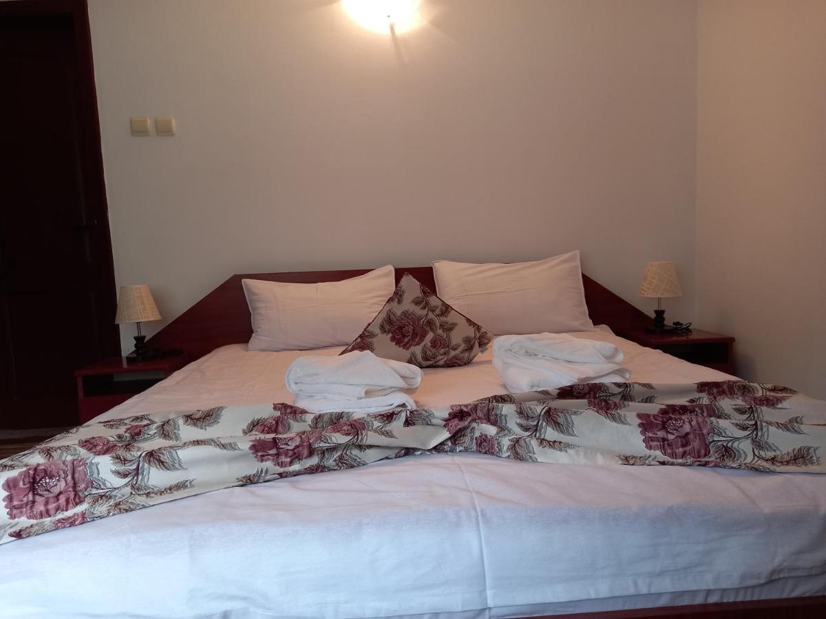 Hotel Elite Băile Herculane Esterno foto